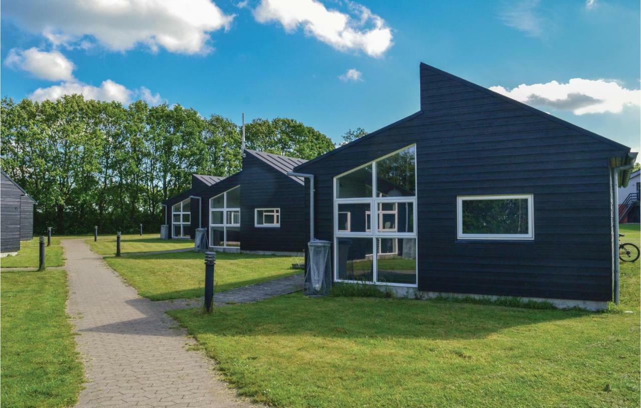 Awesome Home In Spjald With Wifi Exterior photo