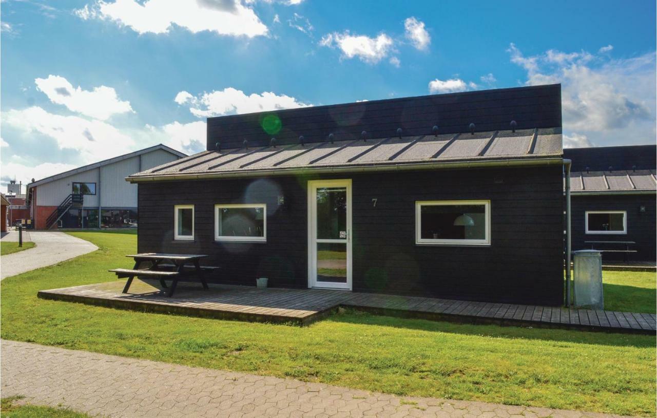 Awesome Home In Spjald With Wifi Exterior photo